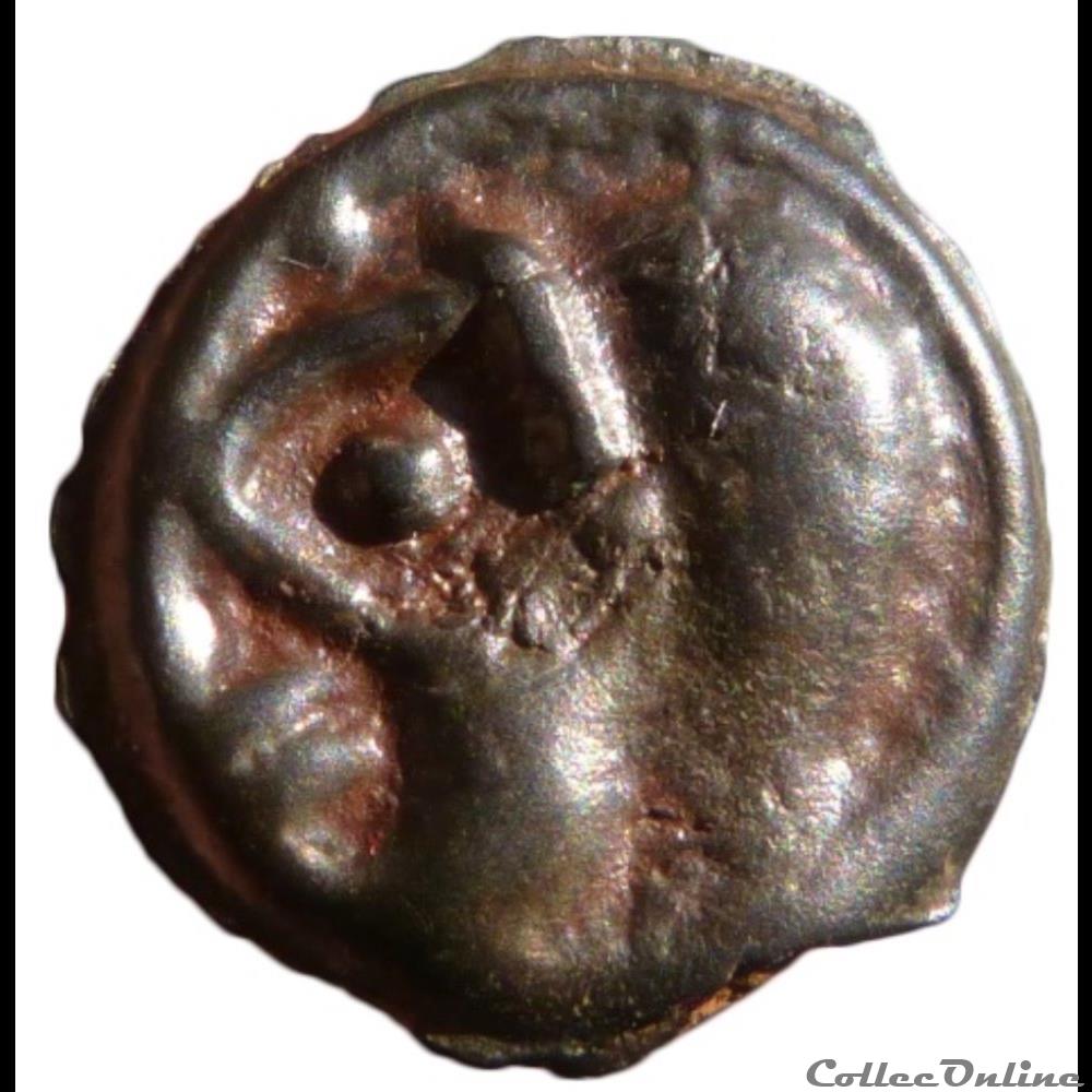 Série 562 DT 2648 Potin à la tête casquée et cheval monnaie antique gauloise serie 562 dt 2648 potin a la tete casquee et cheval