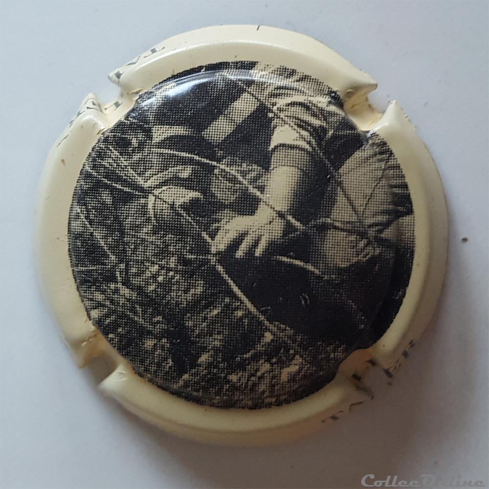 capsule muselet champagne france travail du vigneron tailler