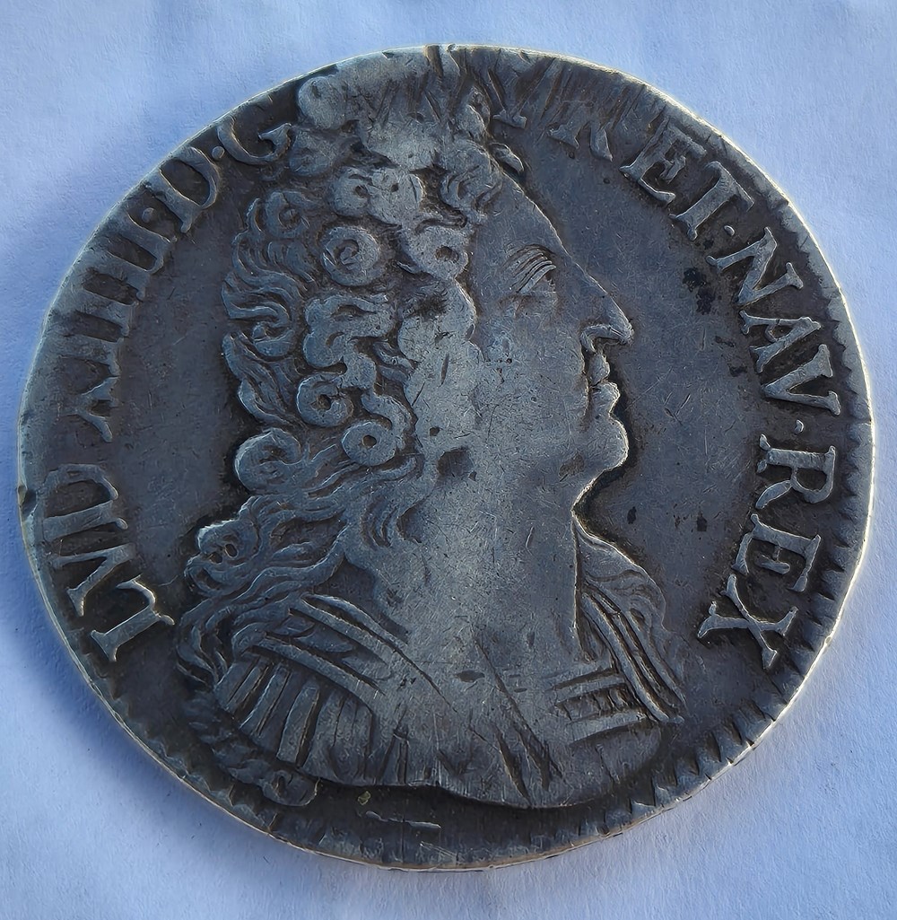 Ecu de louis XIV de 1713 P pour dijon monnaies europe medievale a france royales ecu de louis xiv de 1713 p pour dijon