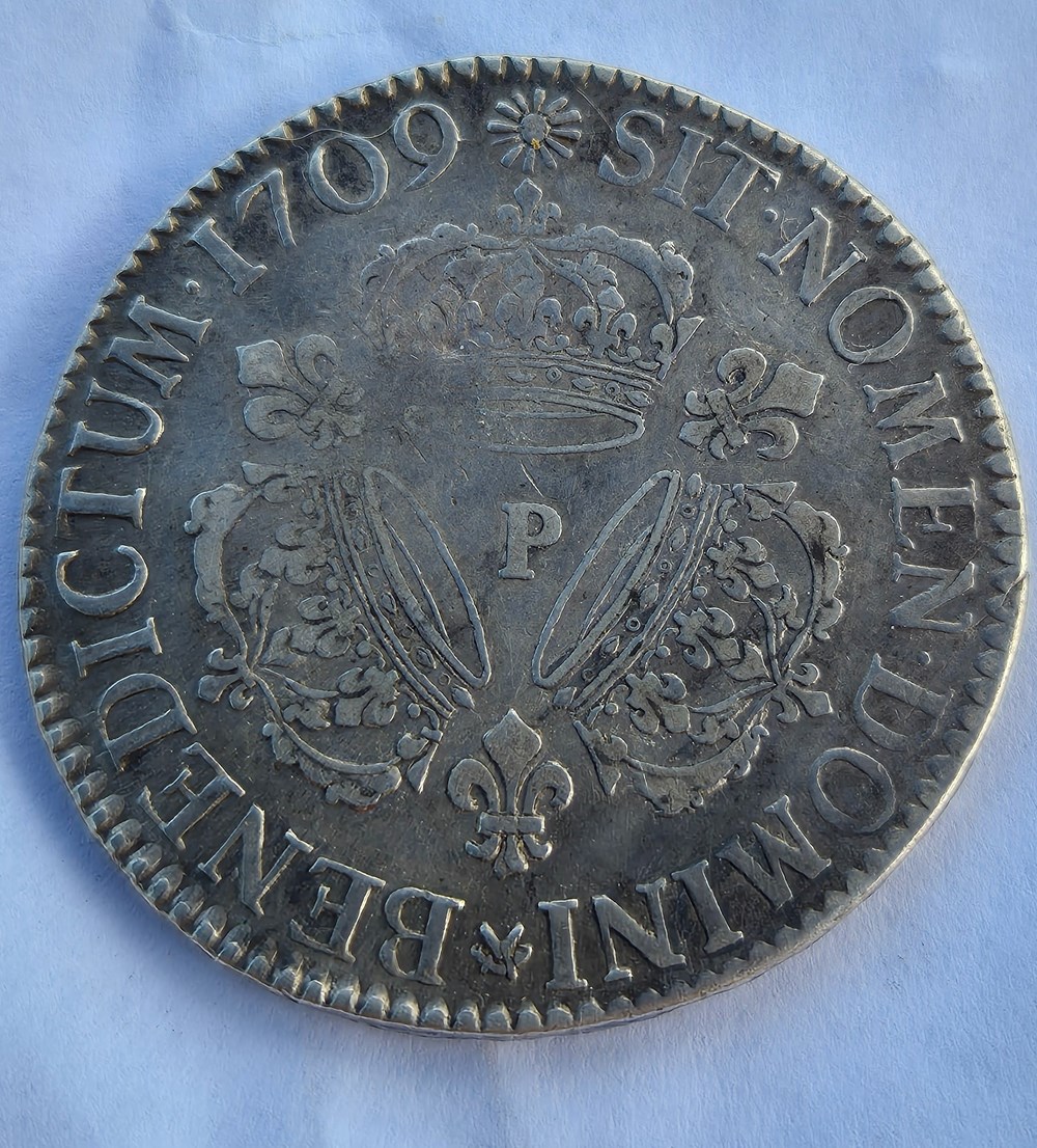 Ecu de louis XIV de 1709 P pour dijon monnaies europe medievale a france royales ecu de louis xiv de 1709 p pour dijon