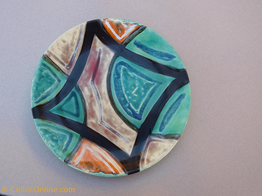 art antiquites ceramiques poteries assiette