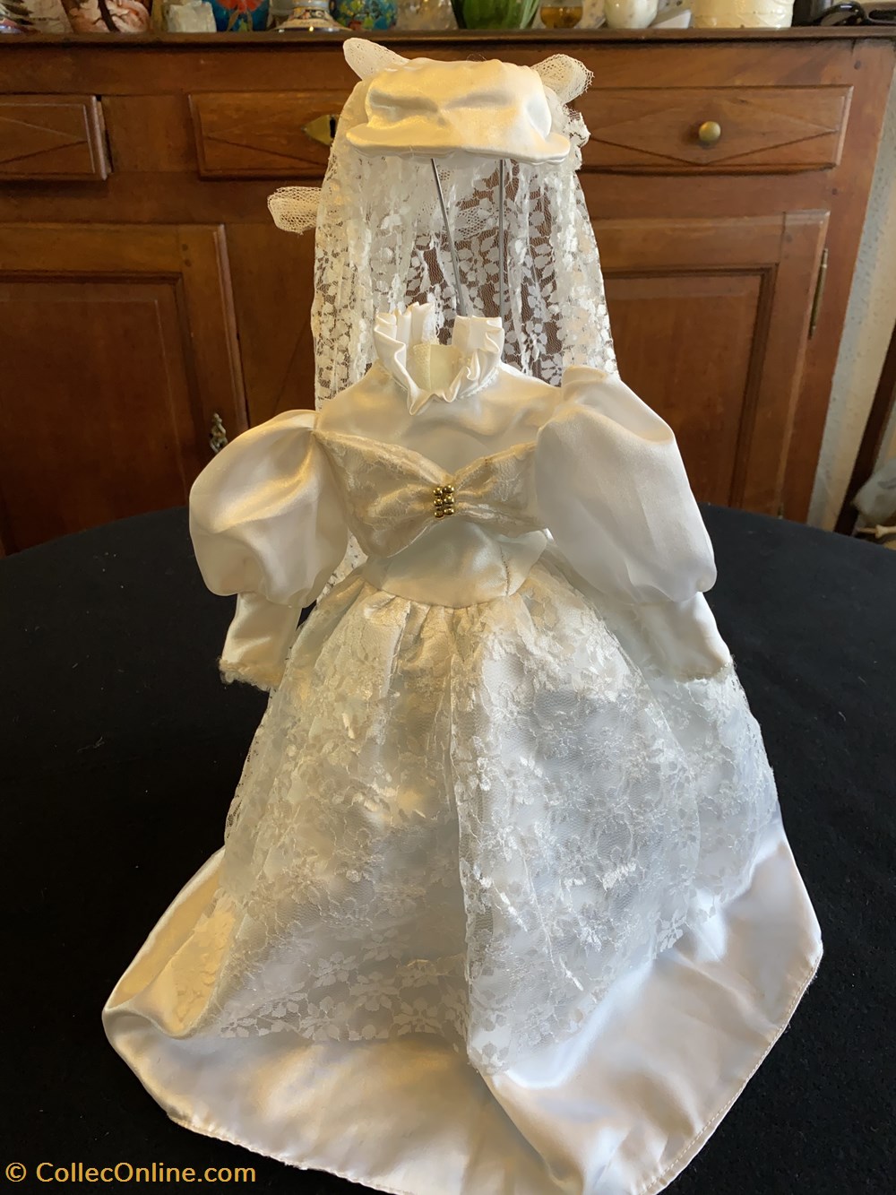 jeux jouets poupees robe de poupee de collection mariee avec voile