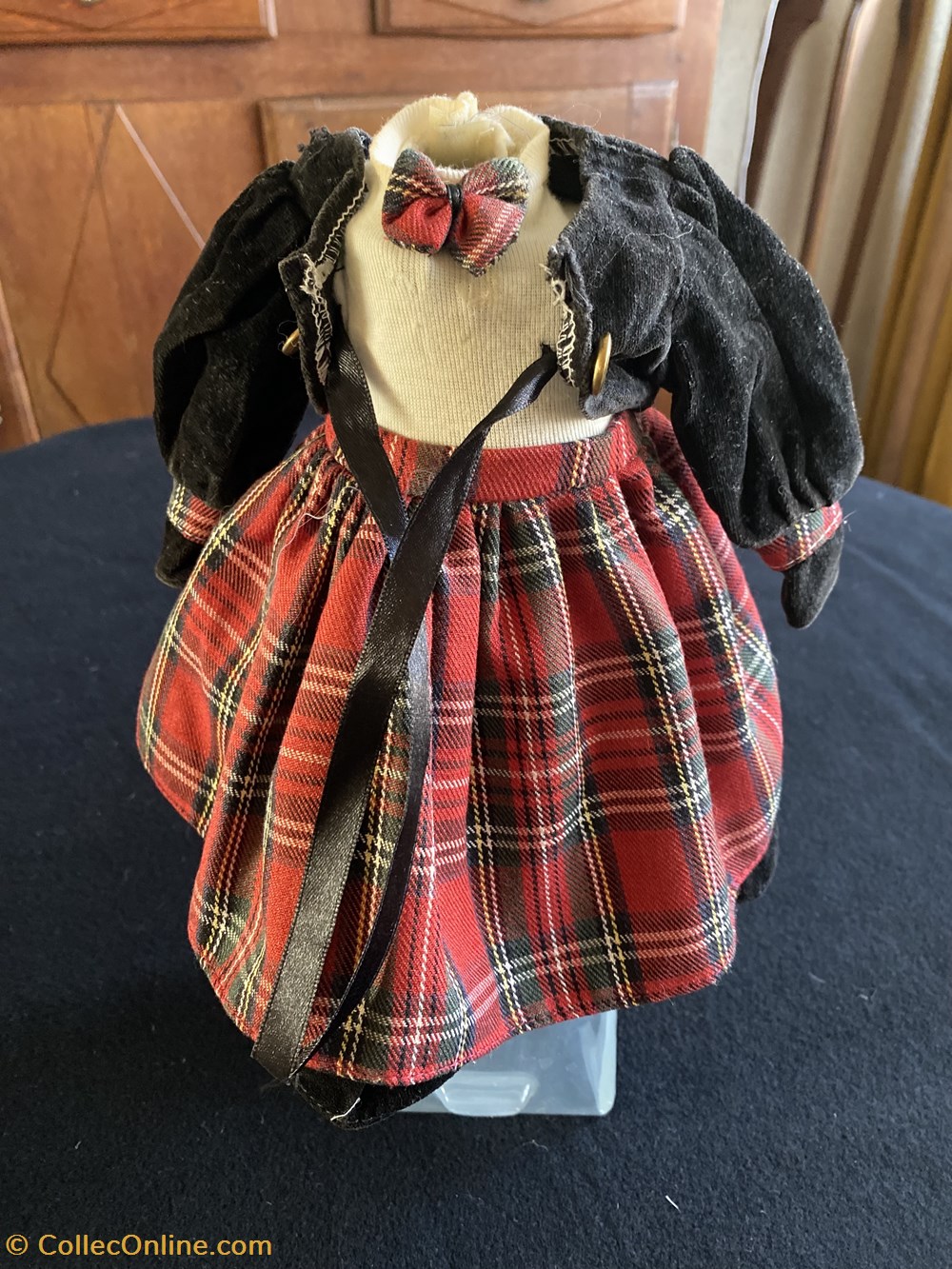 jeux jouets poupees robe poupee de collection ecossais