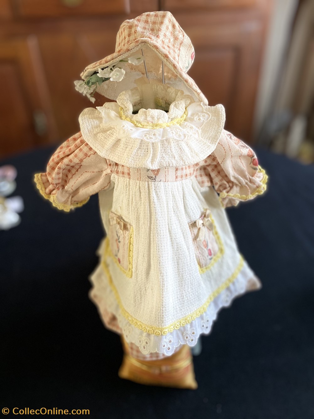 robe poupée de collection paysanne jeux jouets poupees robe poupee de collection paysanne