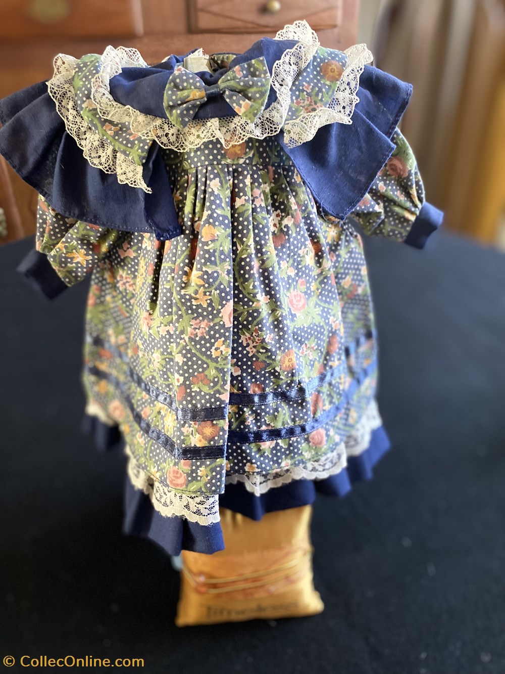 jeux jouets poupees robe poupee de collection noeud pap