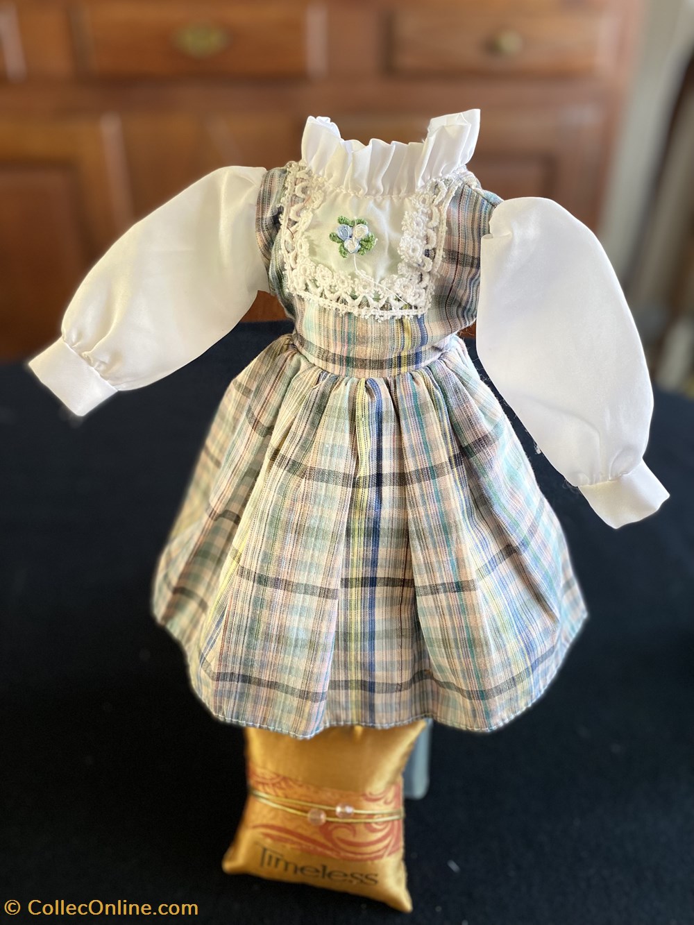 robe poupée de collection d'automne jeux jouets poupees robe poupee de collection automne