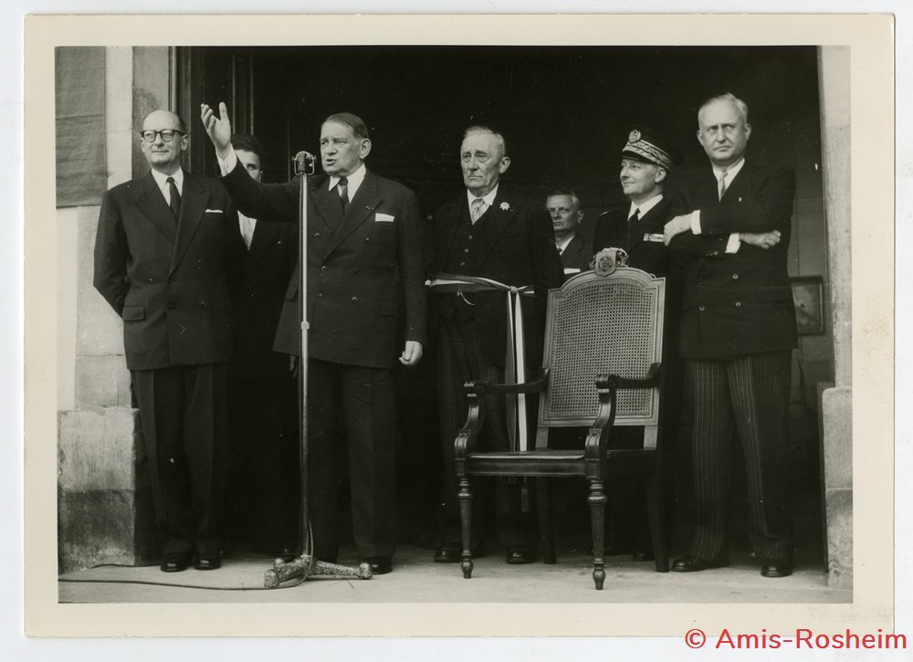 divers visite du president coty a rosheim le 5 juillet 1957
