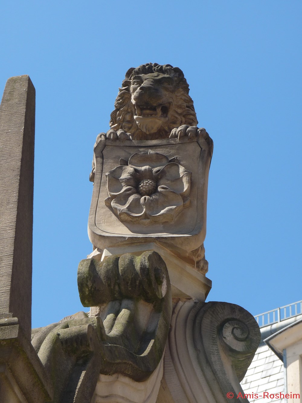 Puits à six seaux "Sechseimerbrunnen" 2 divers puits a six seaux sechseimerbrunnen