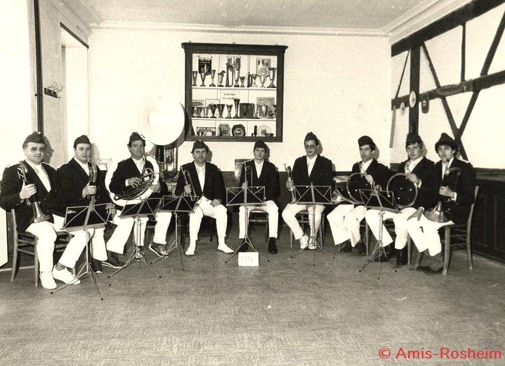 Le Cercle dans les années 1970 : la Batterie-Fanfare et le Club Photo 5 divers le cercle dans les annees 1970 la batterie fanfare et le club photo