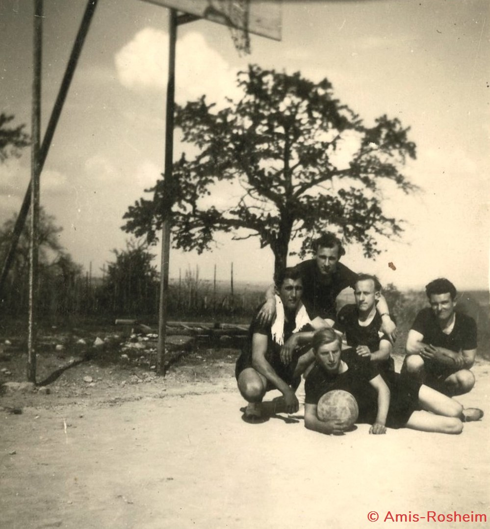 La Section de Basket-Ball du Cercle Aloysia 2 divers la section de basket ball du cercle aloysia