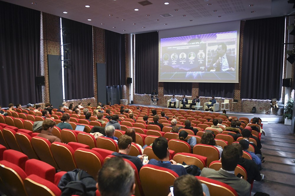 Conférence sur le métaverse. divers web3lillephotoslantenoisedouard09 1