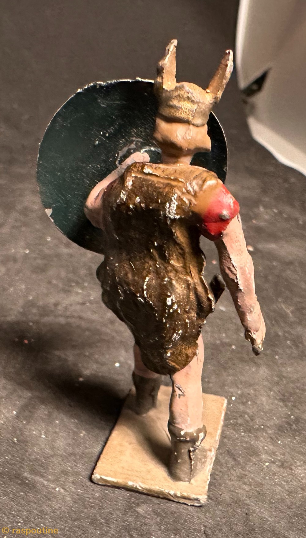 Gaulois avec épée et bouclier 3 figurines historique antiquite gaulois avec epee et bouclier