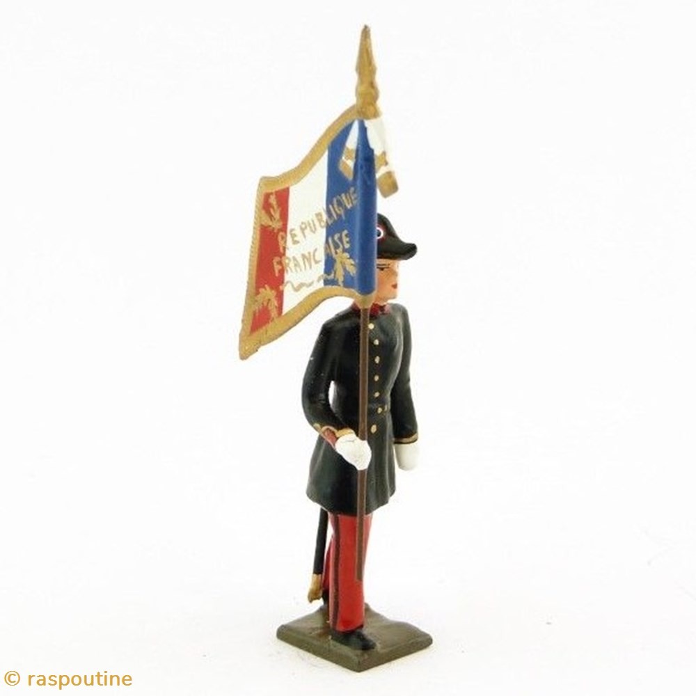 Etudiant en médecine en grande tenue de tradition porte drapeau (carabin)sur socle en bois 2 figurines historique etudiant en medecine en grande tenue de tradition porte drapeau carabin sur socle en bois
