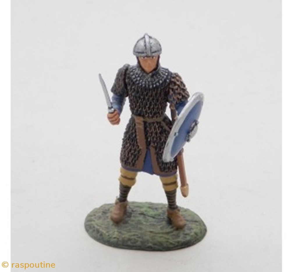 figurines historique moyen age homme a pied carolingien viiie siecle