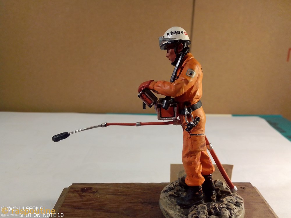 figurines autres pompier sauveteur deblayeur tokyo 2002
