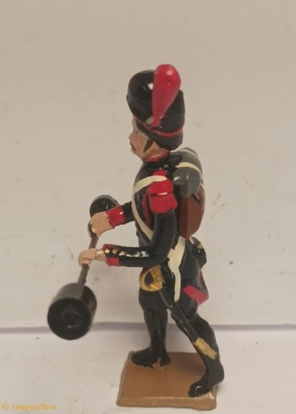 figurines historique epoque napoleonienne artilleur de la garde avec refouloir ecouvillon