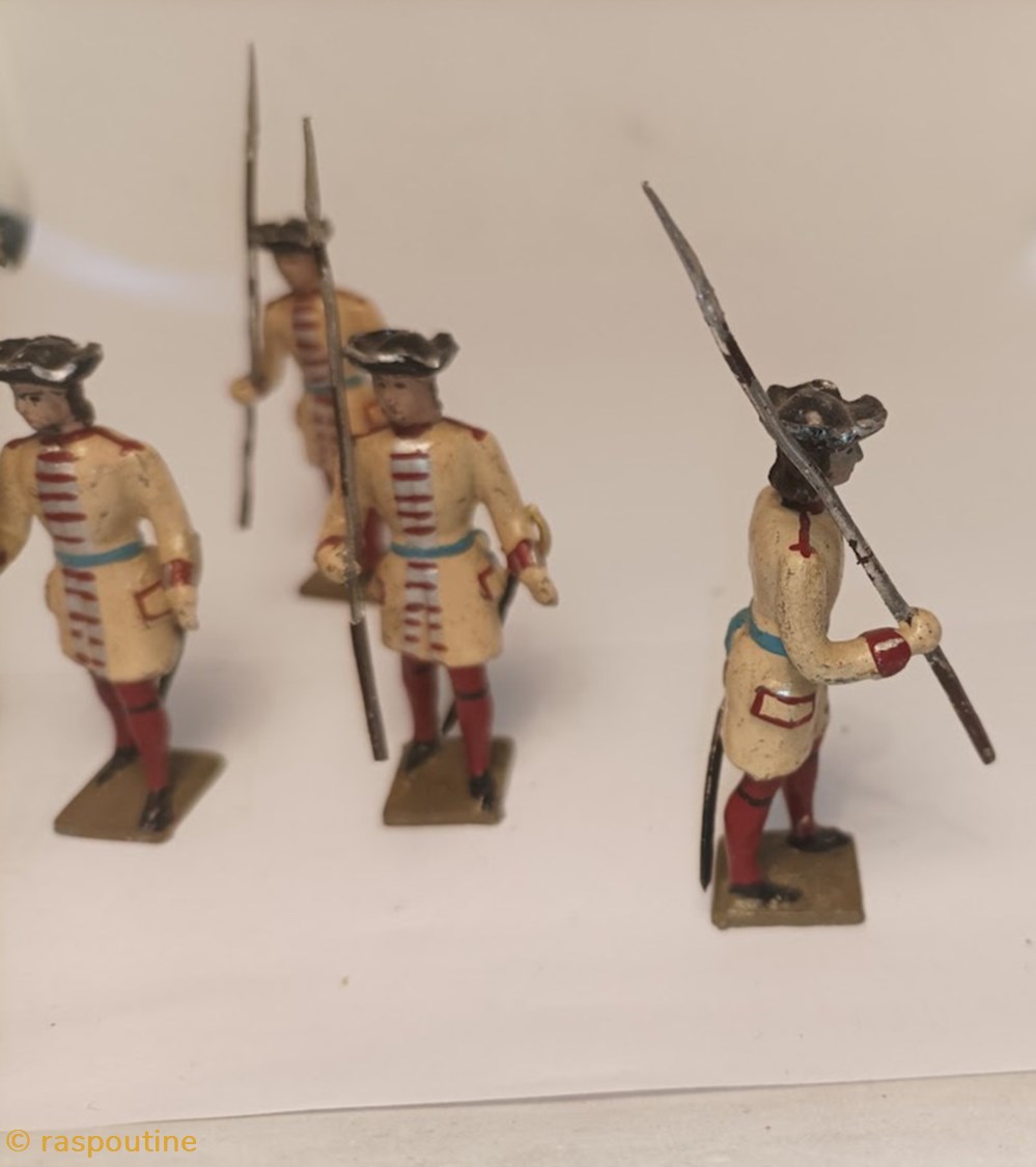 Hallebardiers de Louis XIV 3 figurines historique hallebardiers de louis xiv