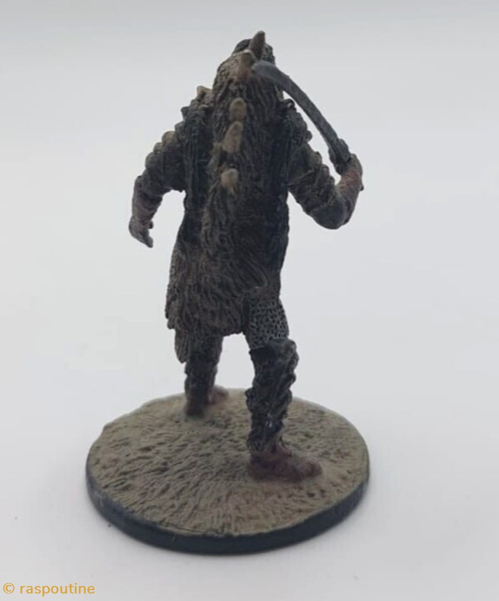 Un guerrier orc figurines cinema seigneur des anneaux un guerrier orc