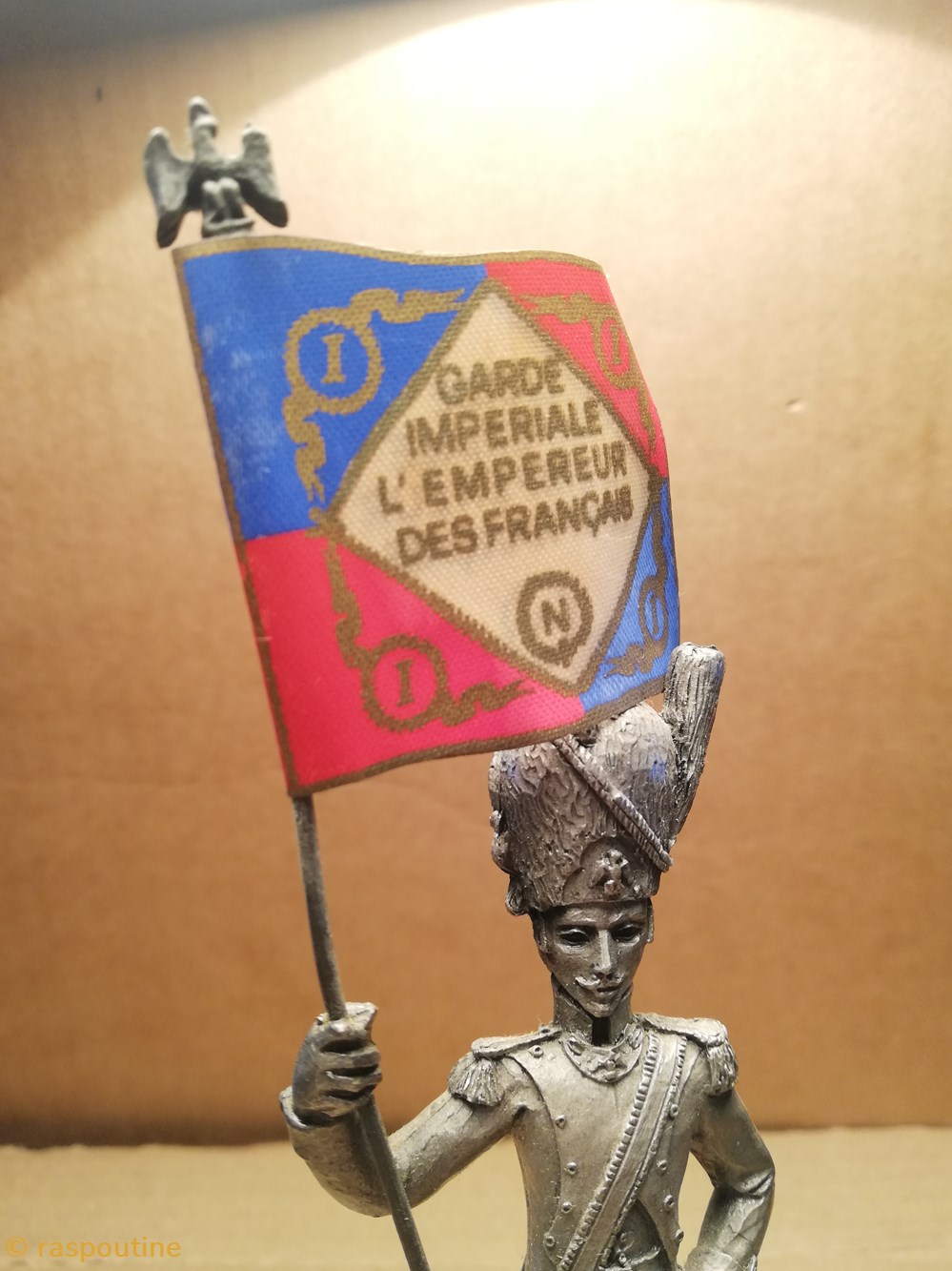 Lieutenant porte-drapeau en grande tenue 1811 3 figurines historiques lieutenant porte drapeau en grande tenue 1811