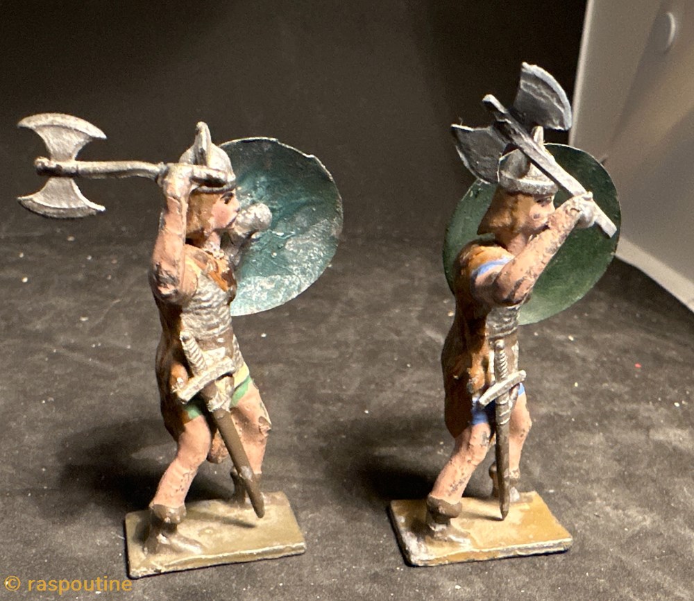 Gaulois avec hache et bouclier 4 figurines historique antiquite gaulois avec hache et bouclier