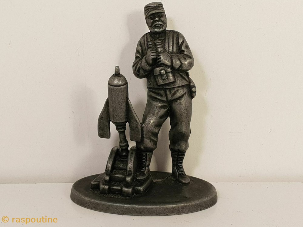 figurines historiques premiere guerre mondiale servant et mortier de 58 crapouillot 1915