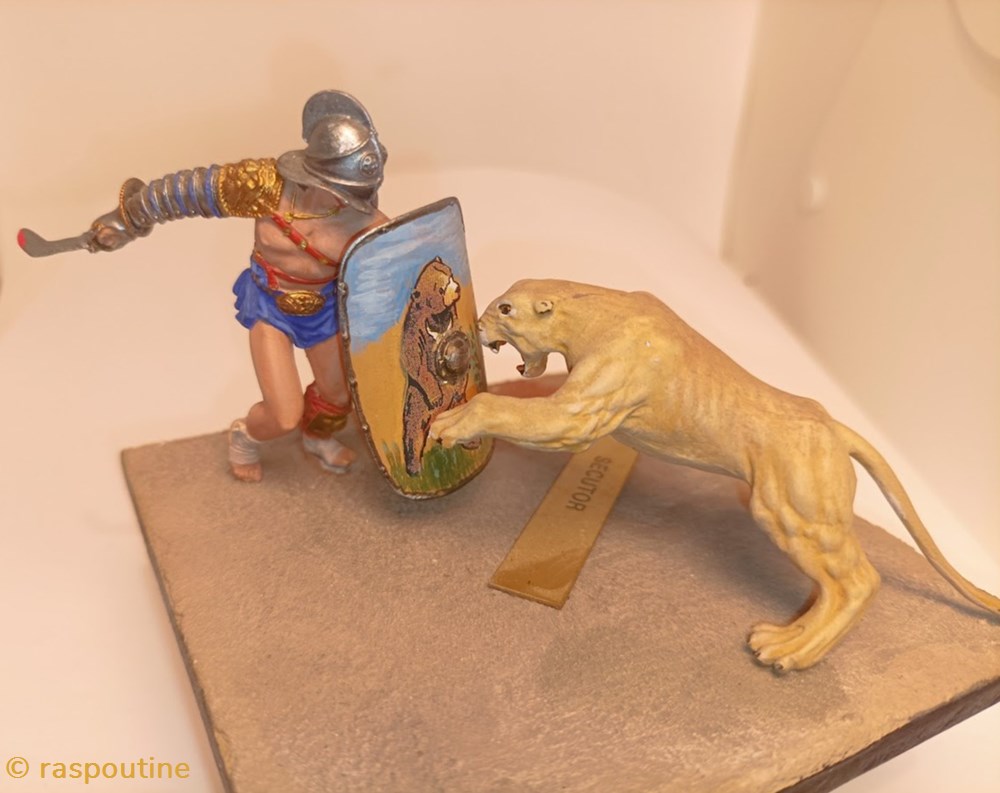 figurines historique antiquite secutor combattant dans arene