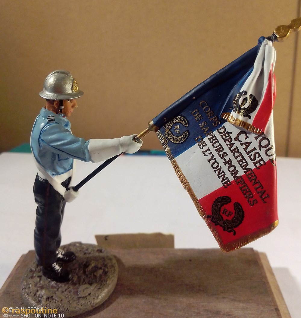 Porte drapeau Français 2001 figurines autres porte drapeau francais 2001