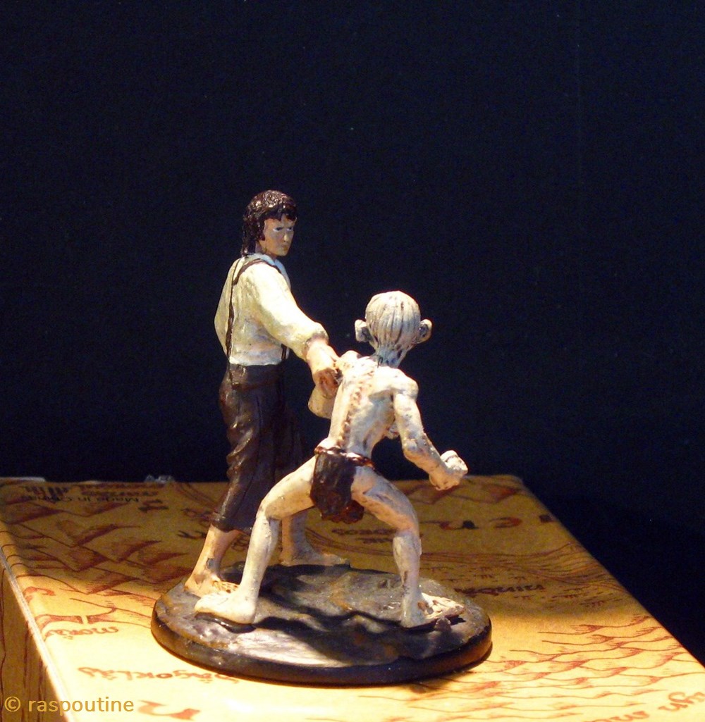 figurines cinema seigneur des anneaux frodon et gollum