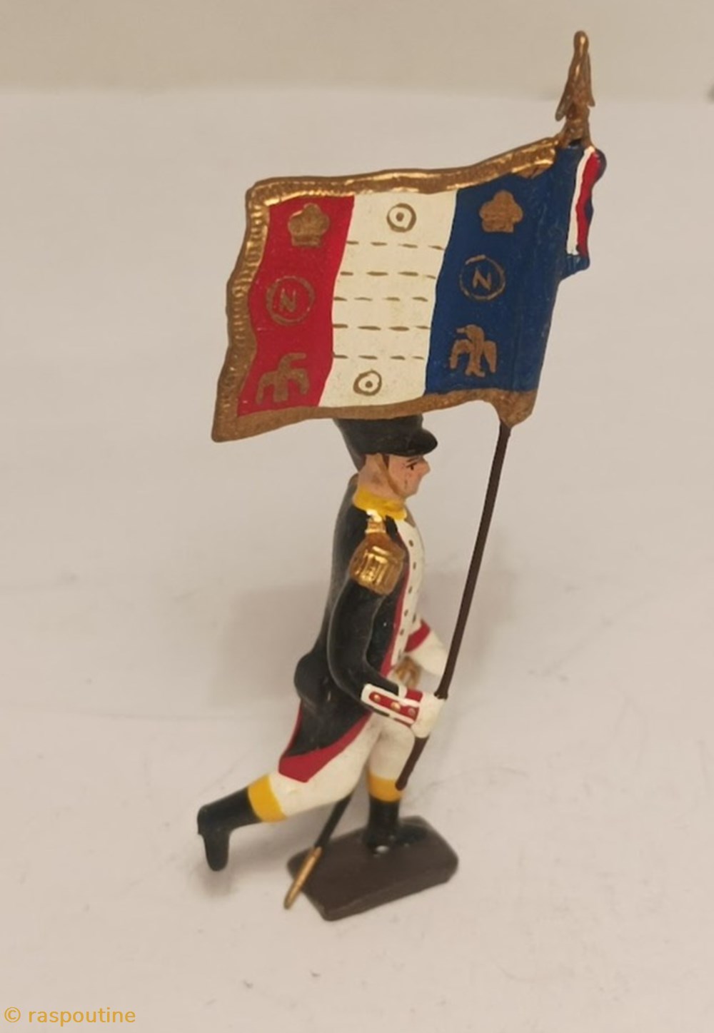 Drapeau des fusiliers saint cyr (1812) 4 figurines historique epoque napoleonienne drapeau des fusiliers saint cyr 1812