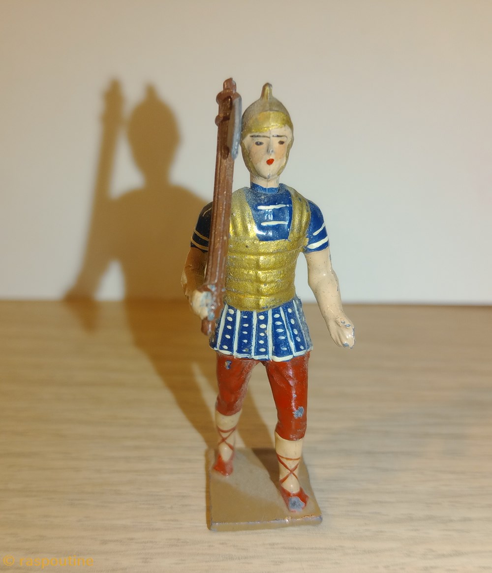 figurines historique antiquite licteur romain uniforme blanc et or