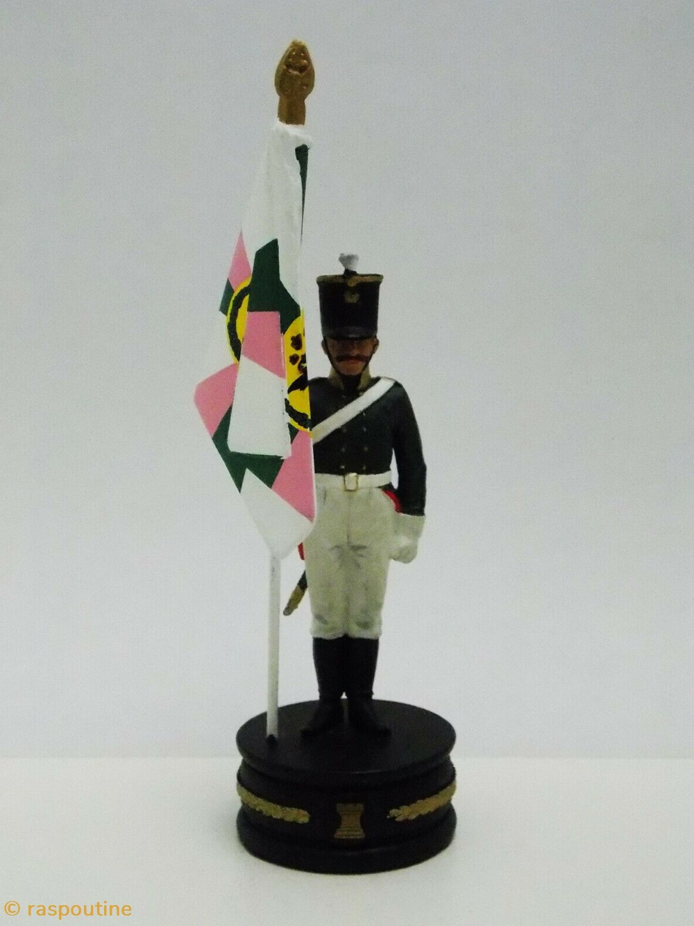 Porte Drapeau Régiment Vieille-Ingrie Russie figurines historiques epoque napoleonienne porte drapeau regiment vieille ingrie russie