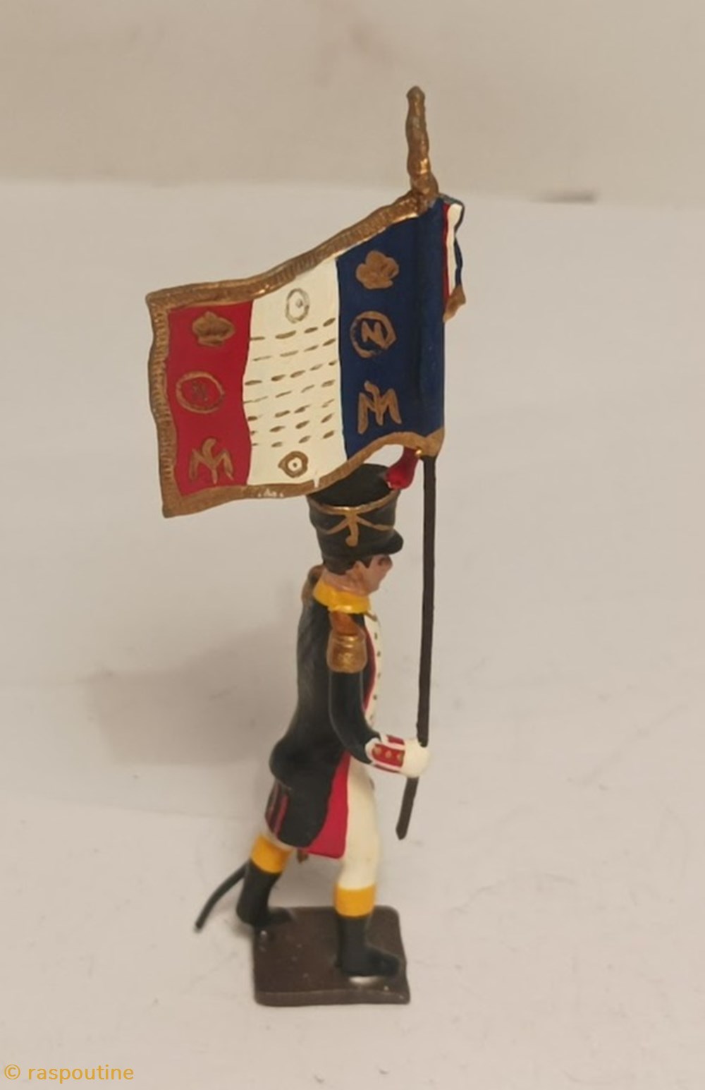 Drapeau des fusiliers saint cyr (1812) 4 figurines historique epoque napoleonienne drapeau des fusiliers saint cyr 1812