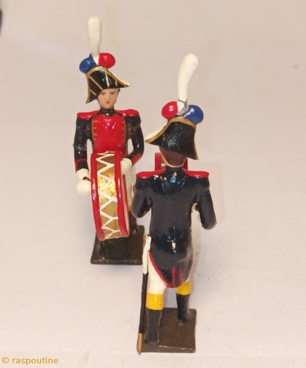 Grosse caisse de la musique des grenadiers (plastron rouge) (1805) 3 figurines historique epoque napoleonienne grosse caisse de la musique des grenadiers plastron rouge 1805