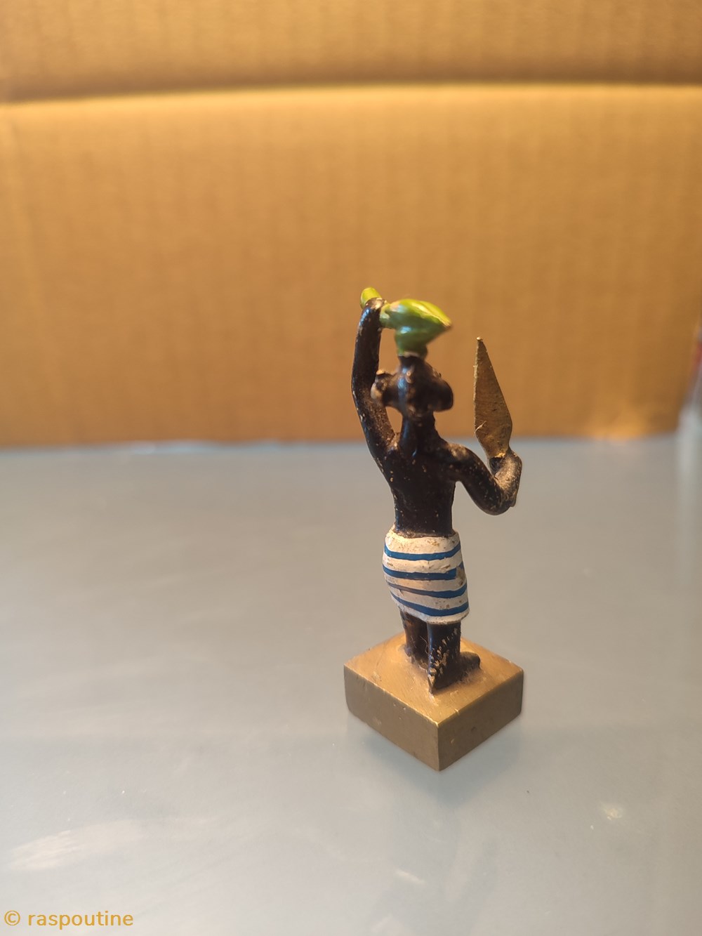 Femme africaine avec lance et manioc 3 figurines autres femme africaine avec lance et manioc