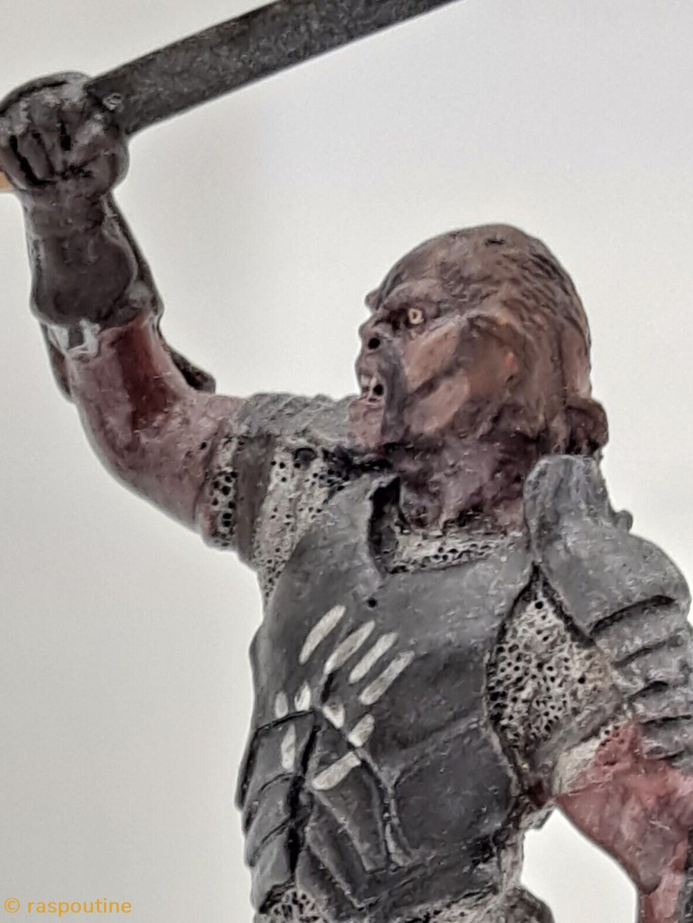 figurines cinema seigneur des anneaux general uruk hai