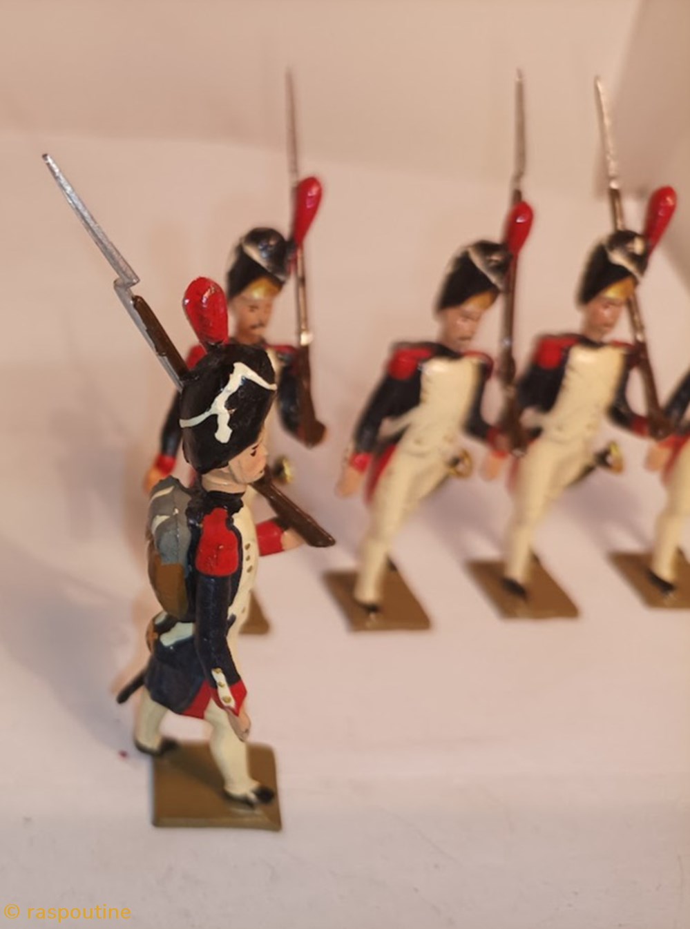 Fantassin des grenadiers de la garde, pied droit en avant 1812 5 figurines historique epoque napoleonienne fantassin des grenadiers de la garde pied droit en avant 1812