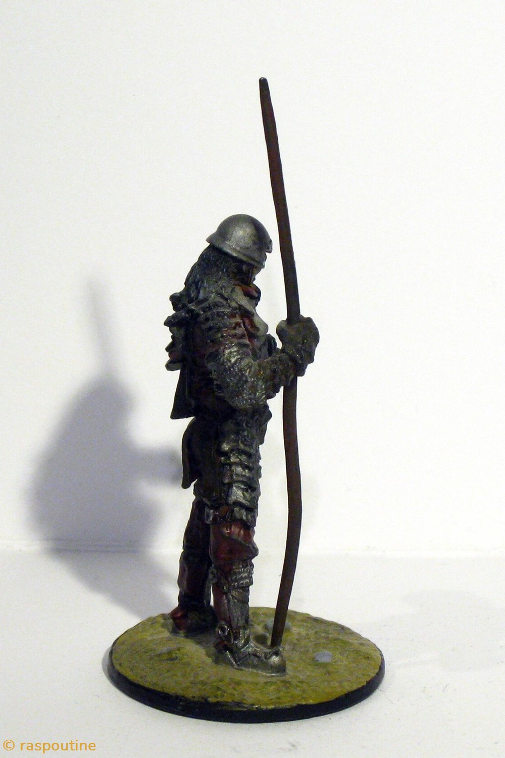figurines cinema seigneur des anneaux pillard orc