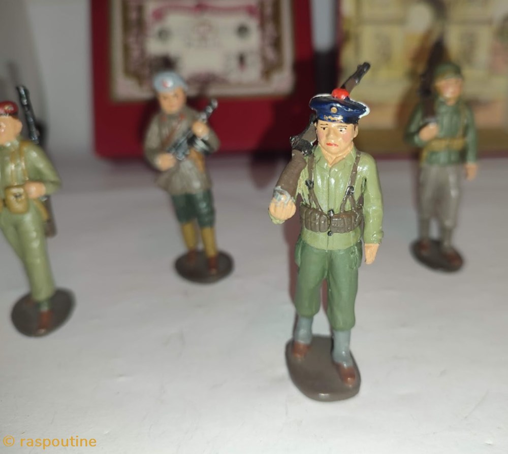 Libération 8 mai 1945 4 figurines historique seconde guerre mondiale liberation 8 mai 1945