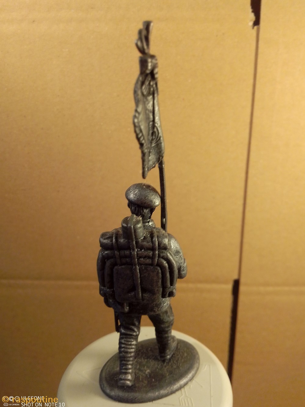 Le chasseur alpin porte-fanion de 1918 3 figurines historiques premiere guerre mondiale le chasseur alpin porte fanion de 1918