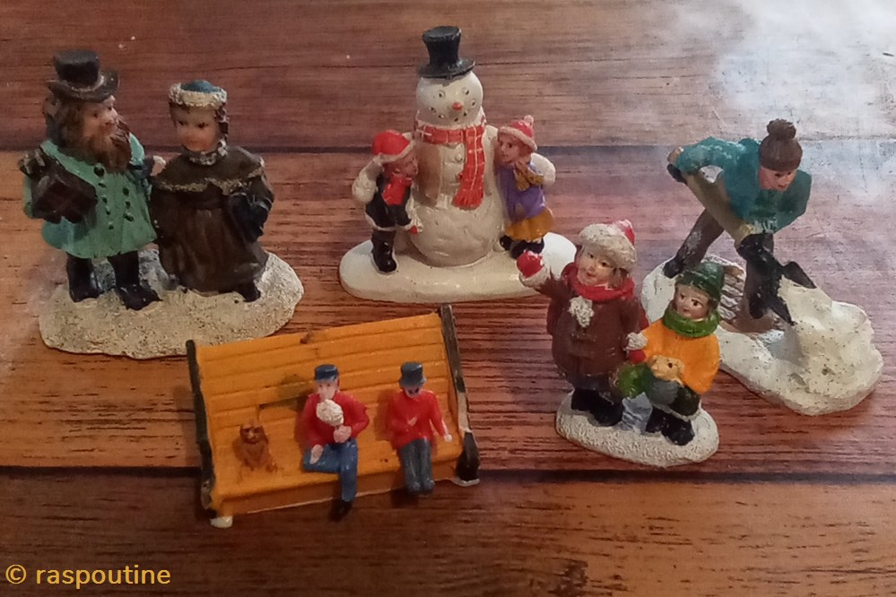 Personnages 2 divers decorations magnets autocollants personnages
