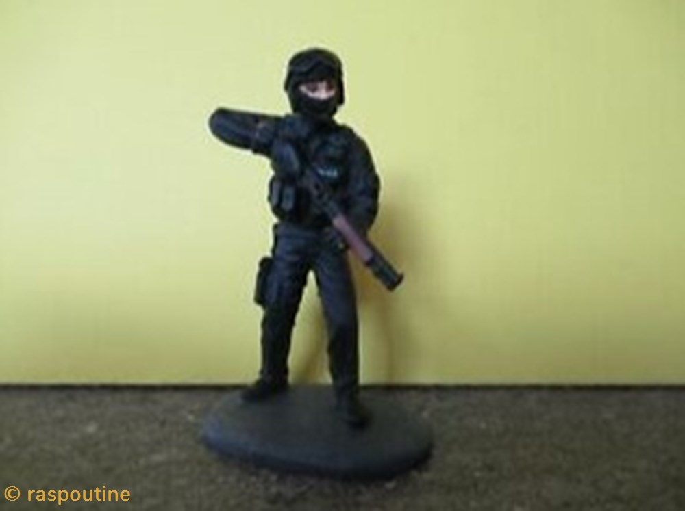 Groupe spécial des opérations (GEO) Espagne - 2001 figurines historiques apres guerre groupe special des operations geo espagne 2001