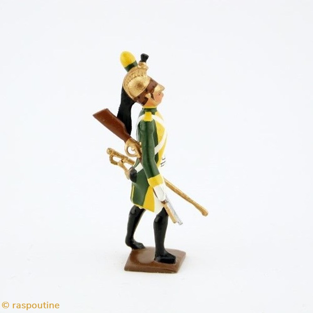 figurines historique epoque napoleonienne fantassin des dragons jaunes fusil sous le bras 1812