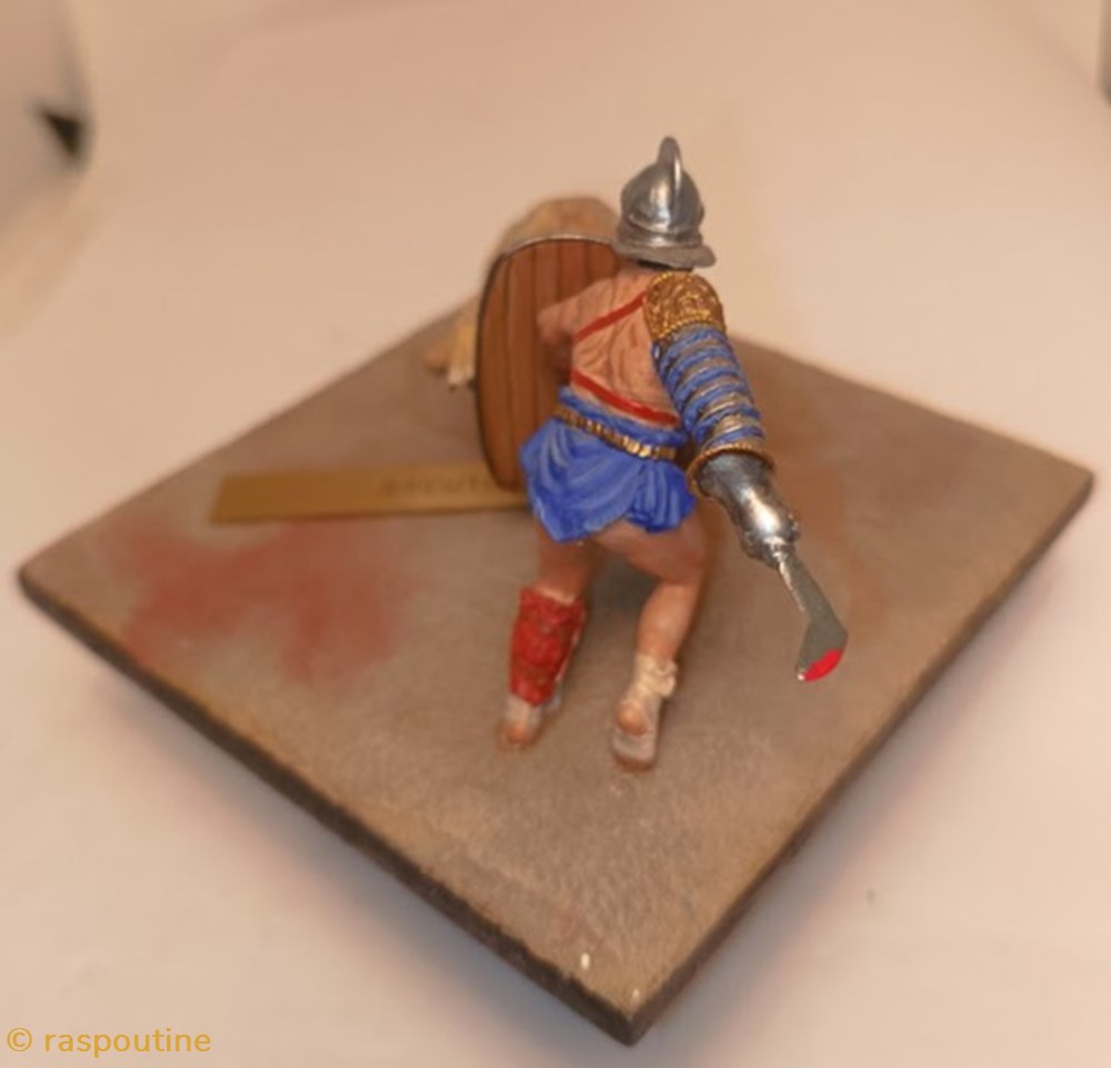 figurines historique antiquite secutor combattant dans arene