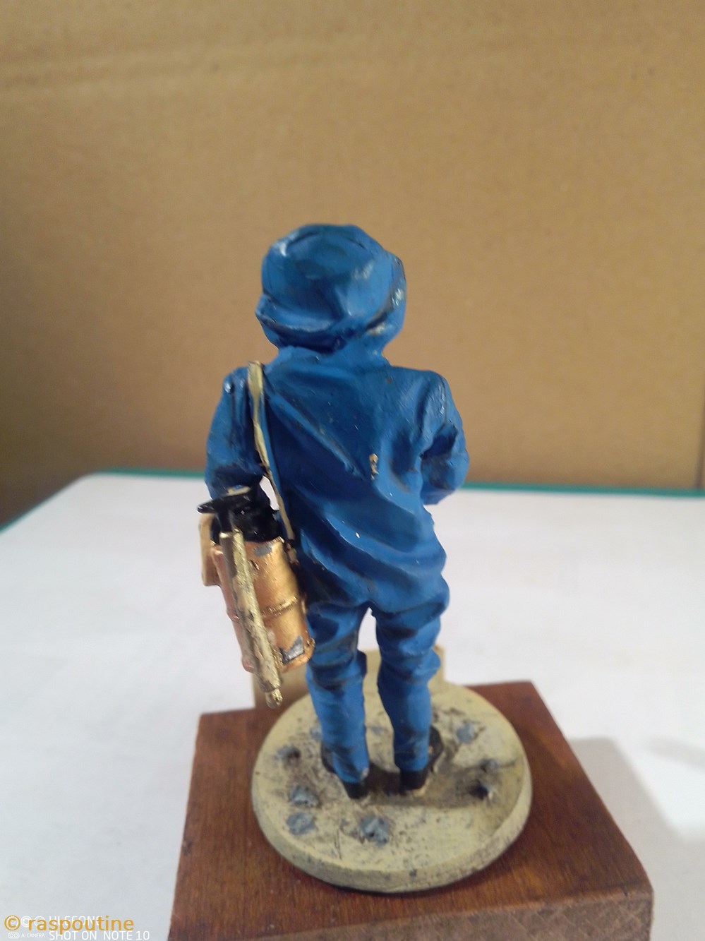 Pompier français Tenue contre les hyménoptères, 1990 figurines autres pompier francais tenue contre les hymenopteres 1990