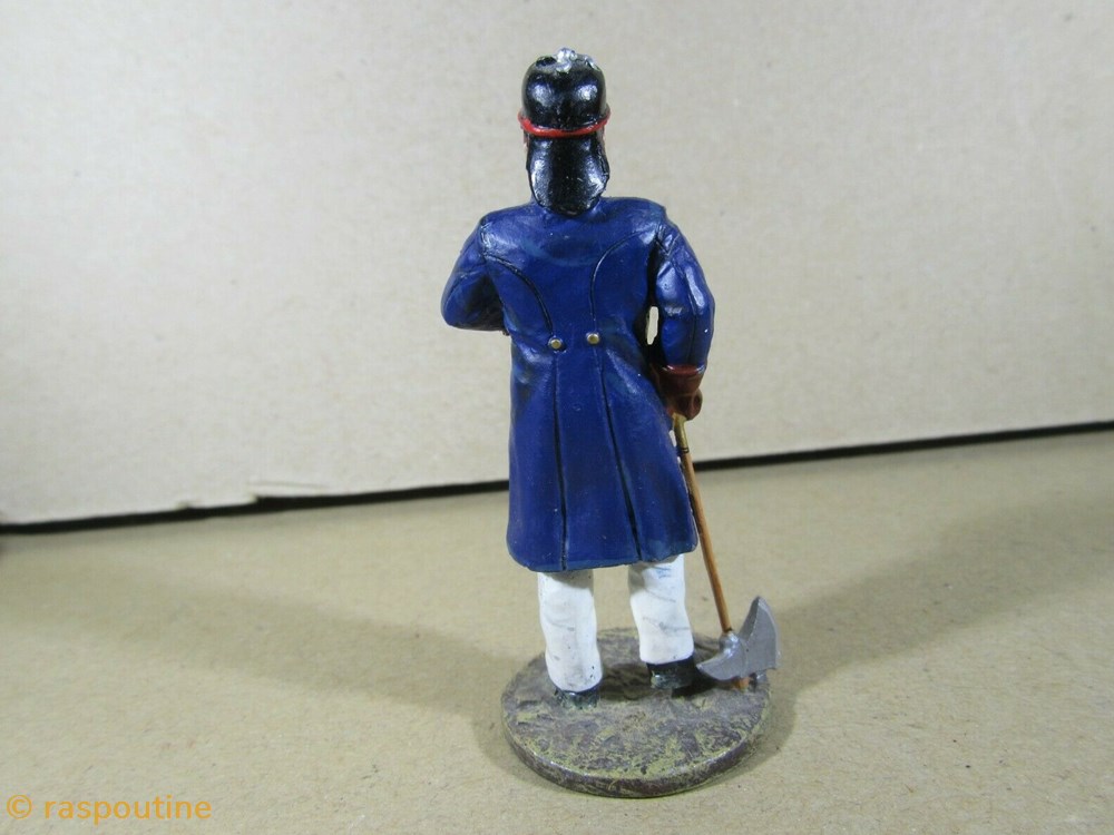 Le pompier de Berlin en tenue d'intervention 1860 2 figurines autres le pompier de berlin en tenue intervention 1860