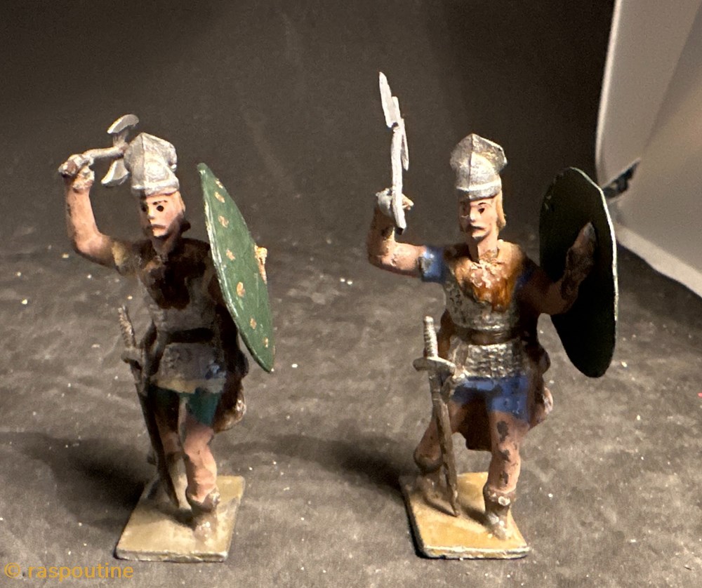 Gaulois avec hache et bouclier figurines historique antiquite gaulois avec hache et bouclier