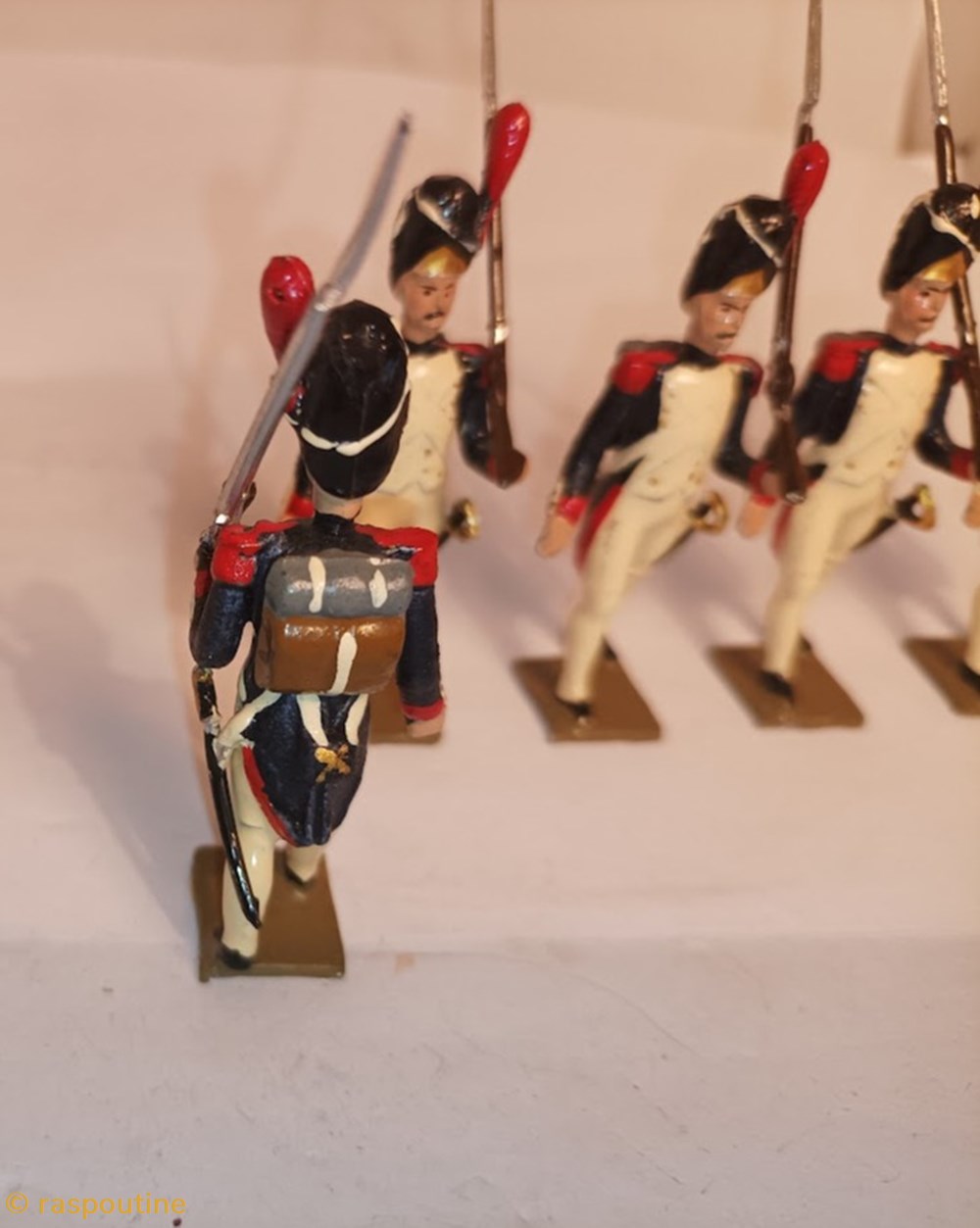 Fantassin des grenadiers de la garde, pied droit en avant 1812 4 figurines historique epoque napoleonienne fantassin des grenadiers de la garde pied droit en avant 1812