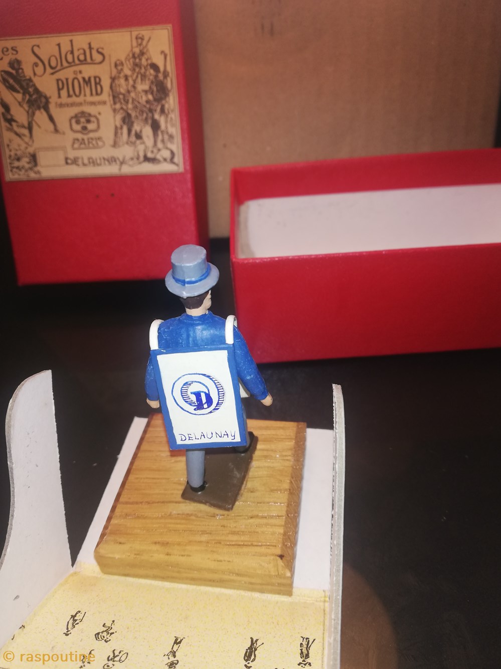 figurines homme sandwich delaunay