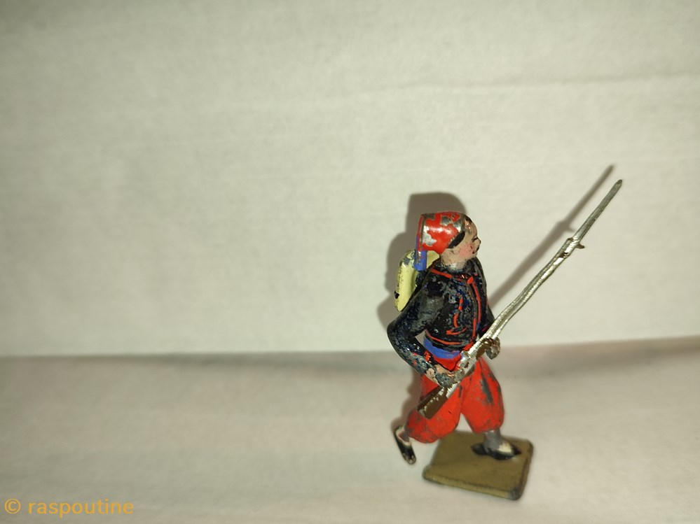 Zouave avec gilet galonné rouge 2 figurines historique zouave avec gilet galonne rouge