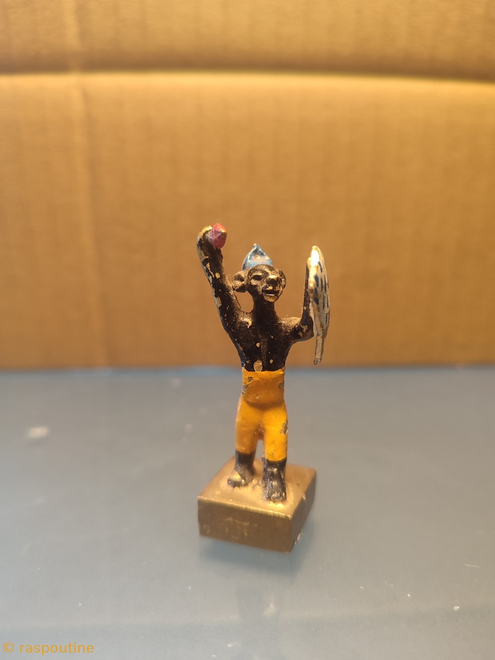 Guerrier africain bouclier et lance figurines autres guerrier africain bouclier et lance